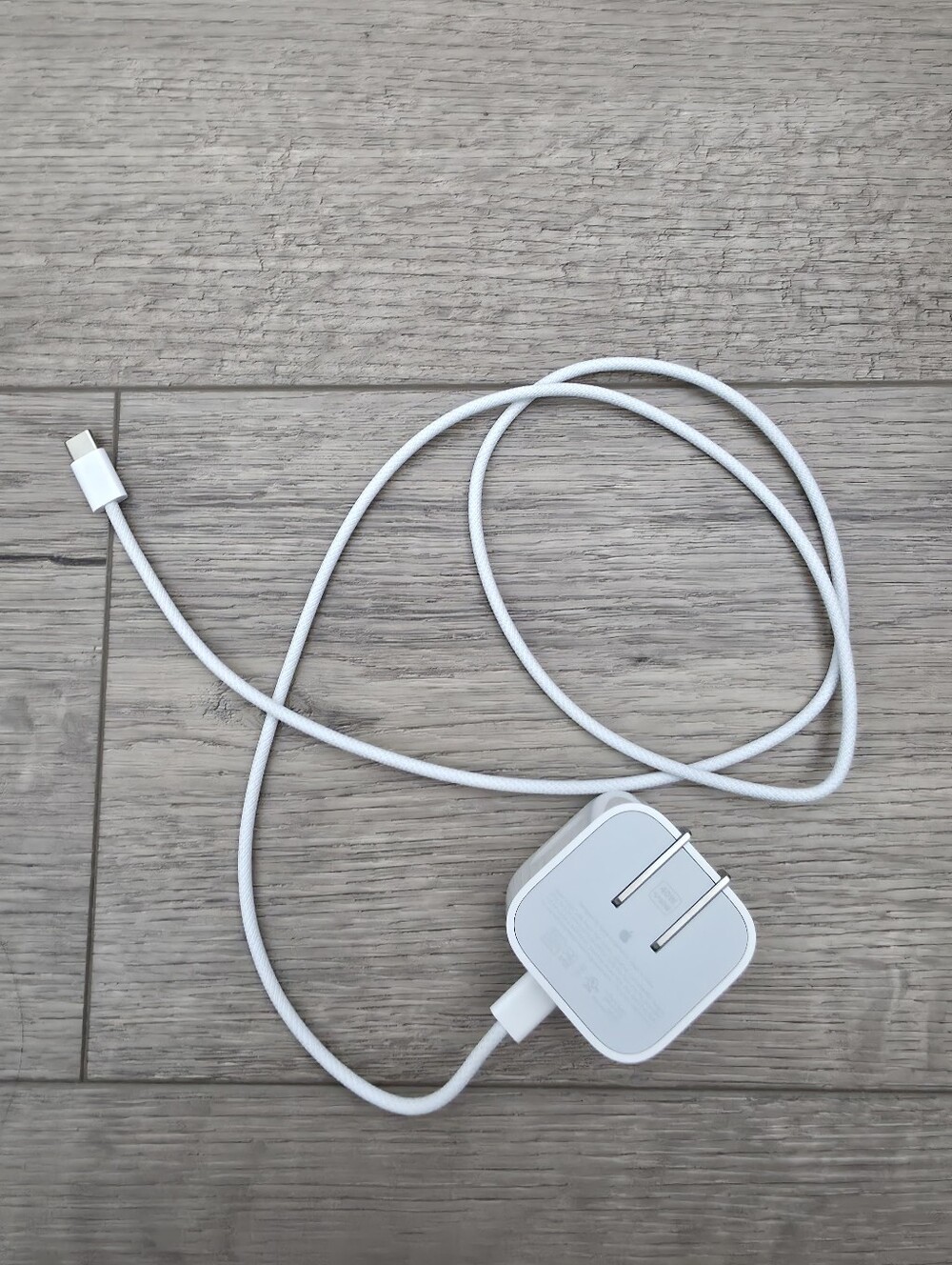 Apple 40W Dynamic Power Adapter with 60W Max With 60W USB-C Charge Cable (1m)